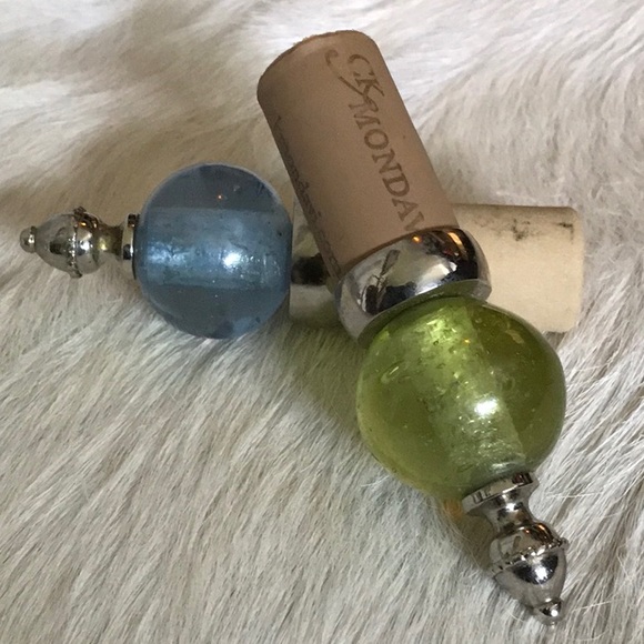 Bubble/Seeded transparent handblown glass stoppers light blue and lime - Picture 3 of 3